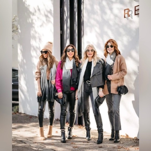 $150 MSRP Cushnie Oversized Carly Long Scarf Wrap Black Gray Cream Ombre New - Picture 3 of 6